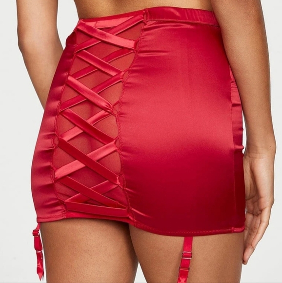 Victoria's Secret Dream Angels Mariah Carey Red Satin Garter Skirt with Bow - Picture 5 of 5